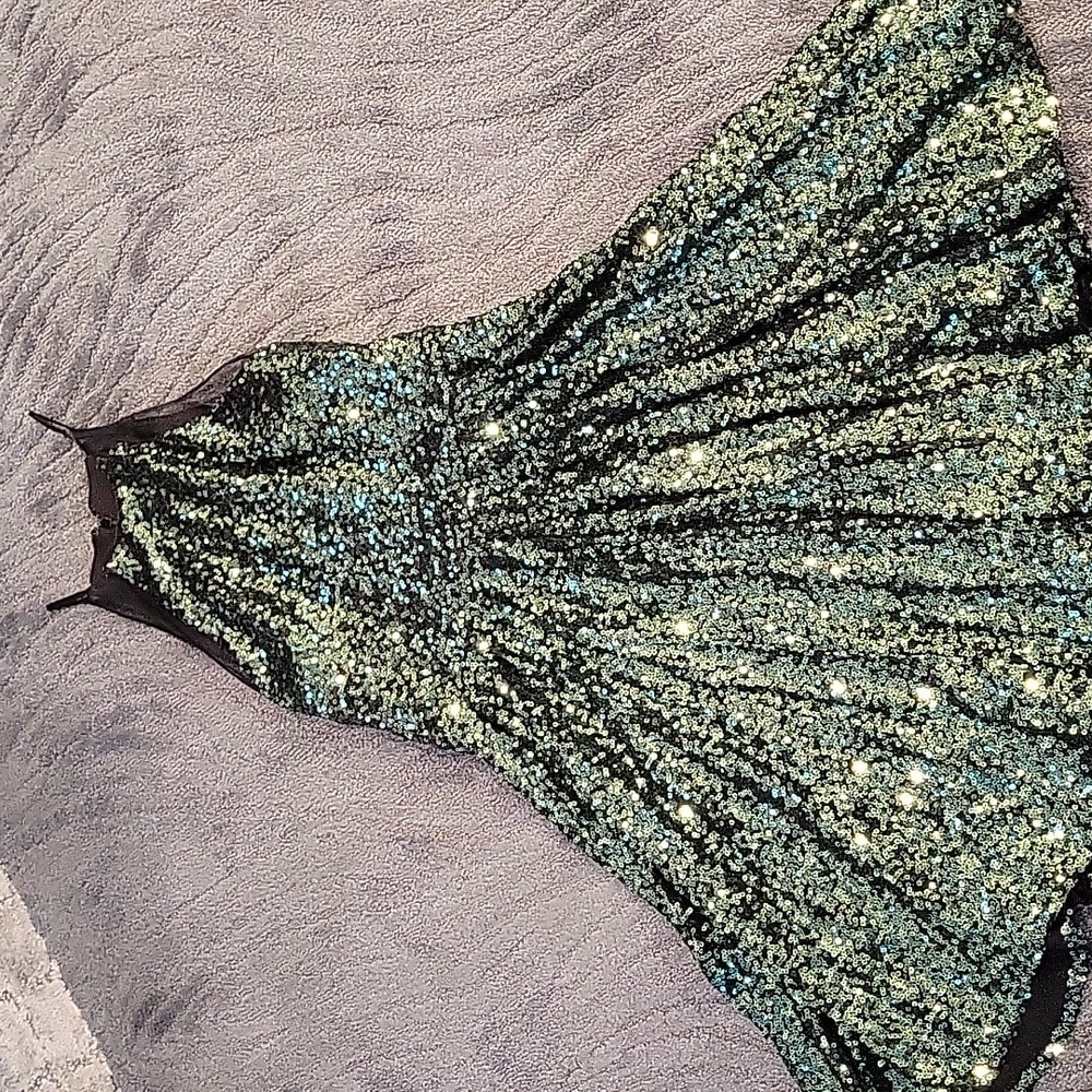 Badgley Mischka Green Sequins dress